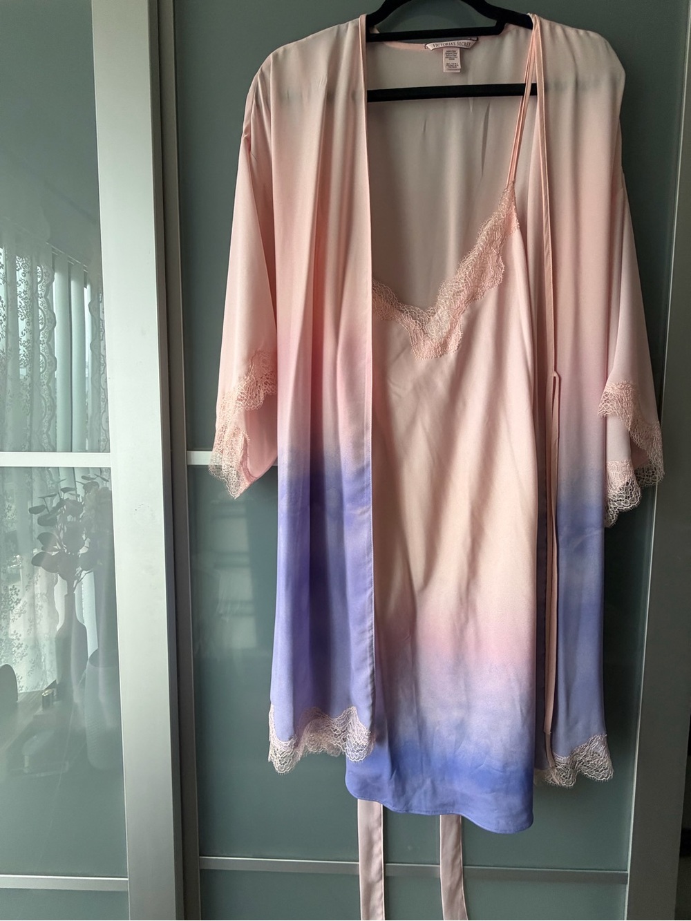 NWOT Victoria's Secret Pink Lavender Ombre Lace Trim Robe & Chemise Set